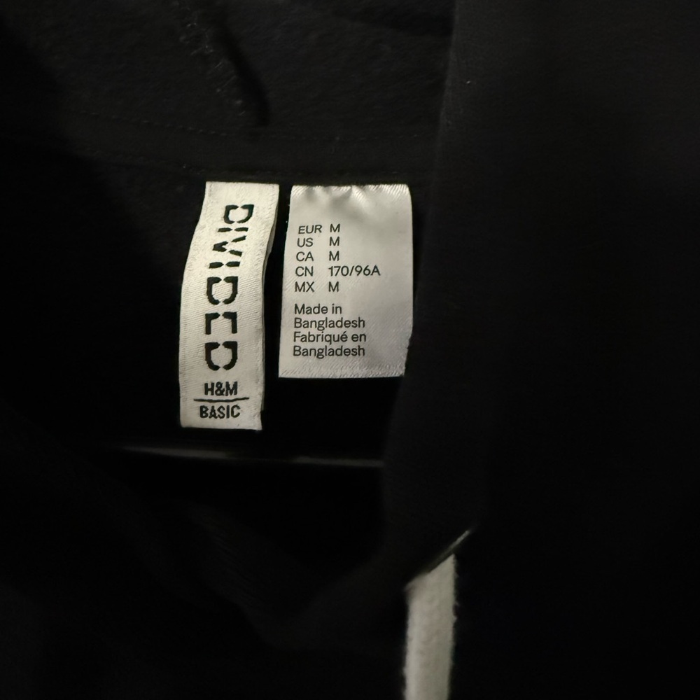 H&M Divided Black Cropped Sweatshirt - Picture 3 of 5